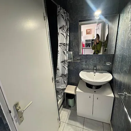 T2 Au Cap D'agde Avec Piscine, Parking Proche Plages - Fr-1-749-77 Apartment Agde