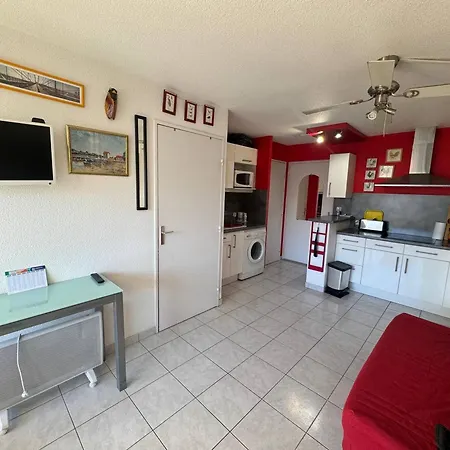 Apartment T2 Au Cap D'agde Avec Piscine, Parking Proche Plages - Fr-1-749-77 *